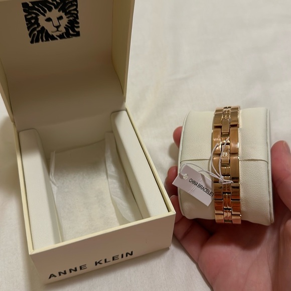 NWT Anne Klein Women’s Bracelet Watch in Rose Gold OS - Picture 7 of 13